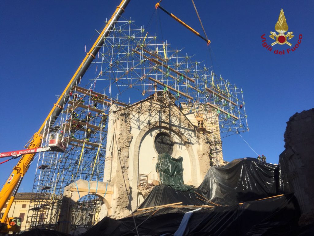 La basilica di San Benedetto, oggi, con la 'gabbia' finita