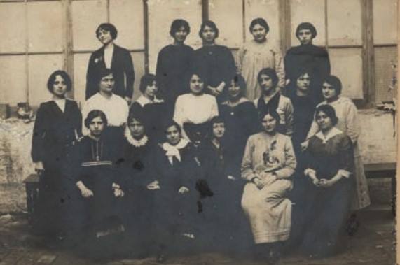 Il 6 luglio 1901 Teresa Ruata è la prima donna a laurearsi a Siena
