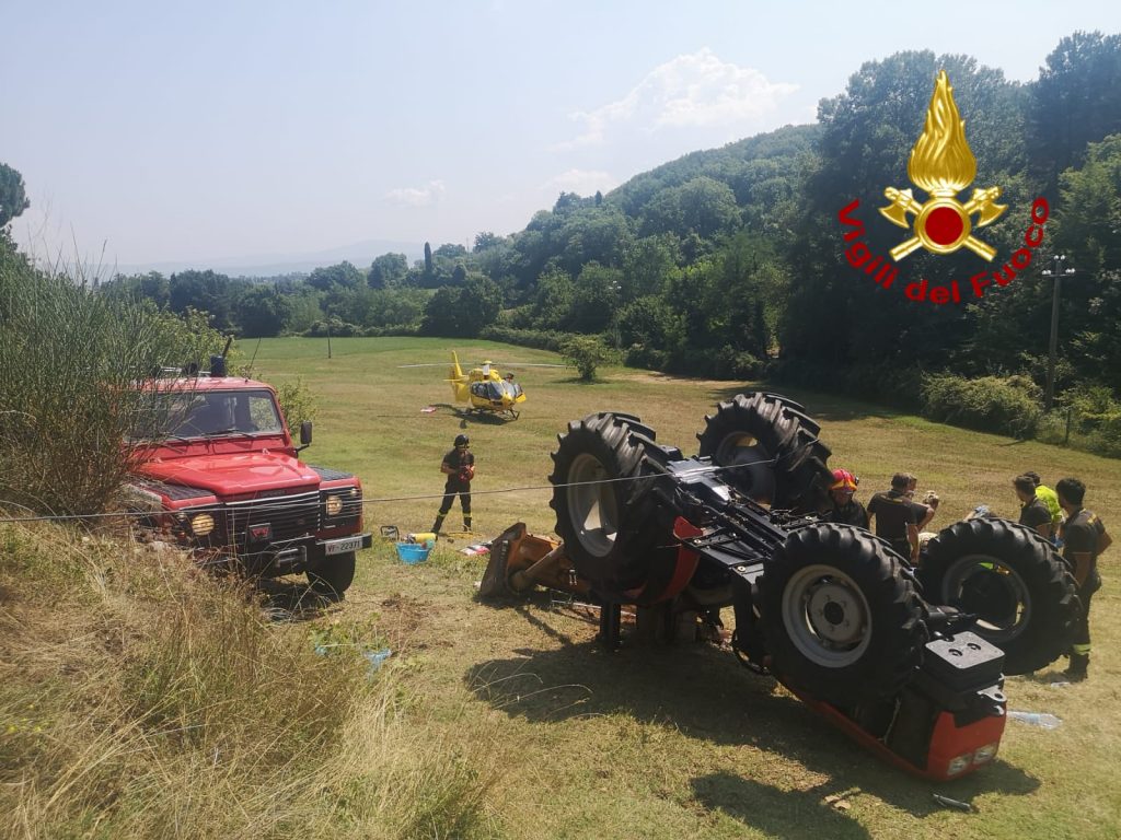 Trattore si ribalta, uomo gravissimo Siena News Trattore si ribalta, uomo gravissimo Siena News