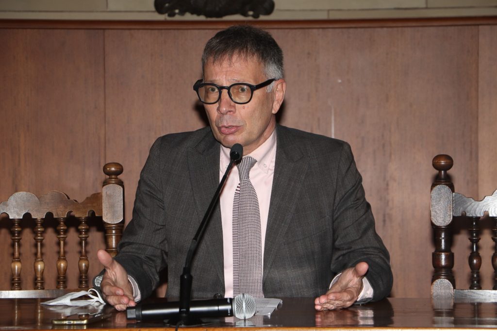 De Mossi “Basta aumenti di tasse, chiediamo l’impegno a chi si candida